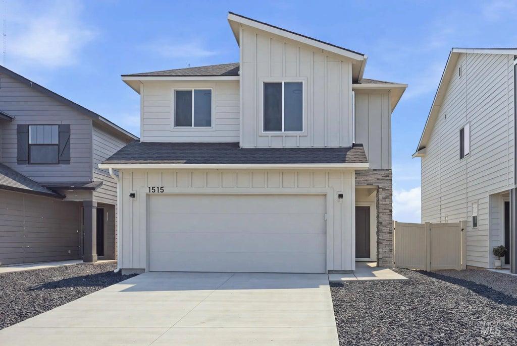 1515 W Braden Dr