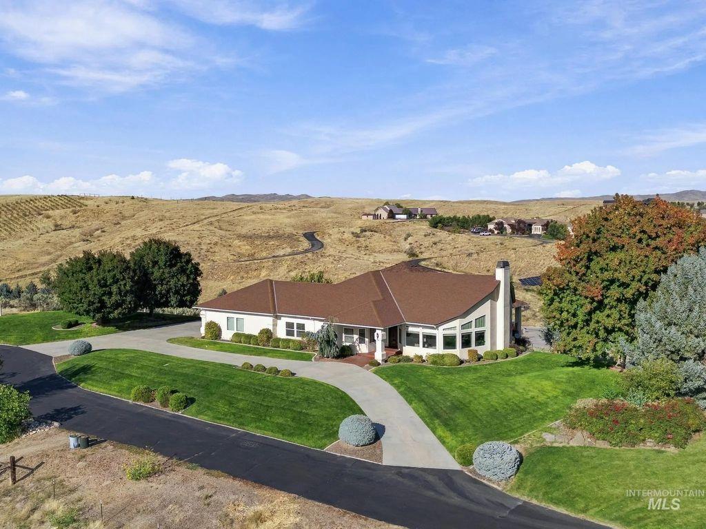 4822 N Smoky Ridge Lane