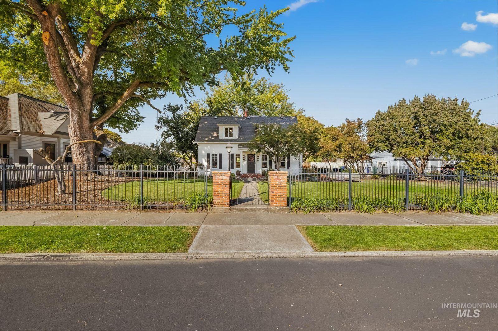 320 4th Street