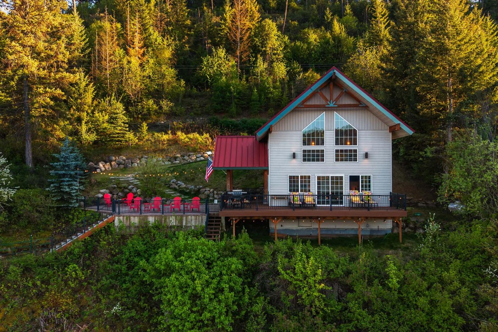 Secluded Lakefront Cabin
