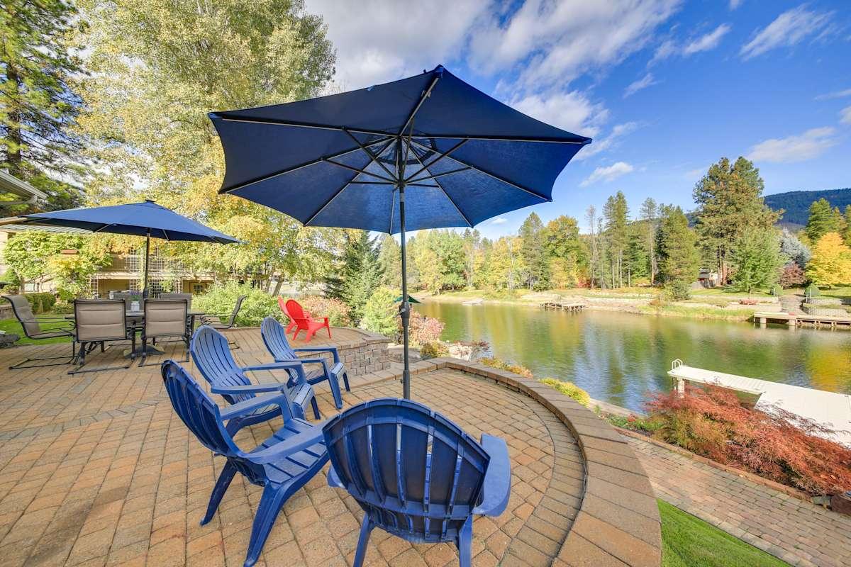 Expansive Waterfront Escape