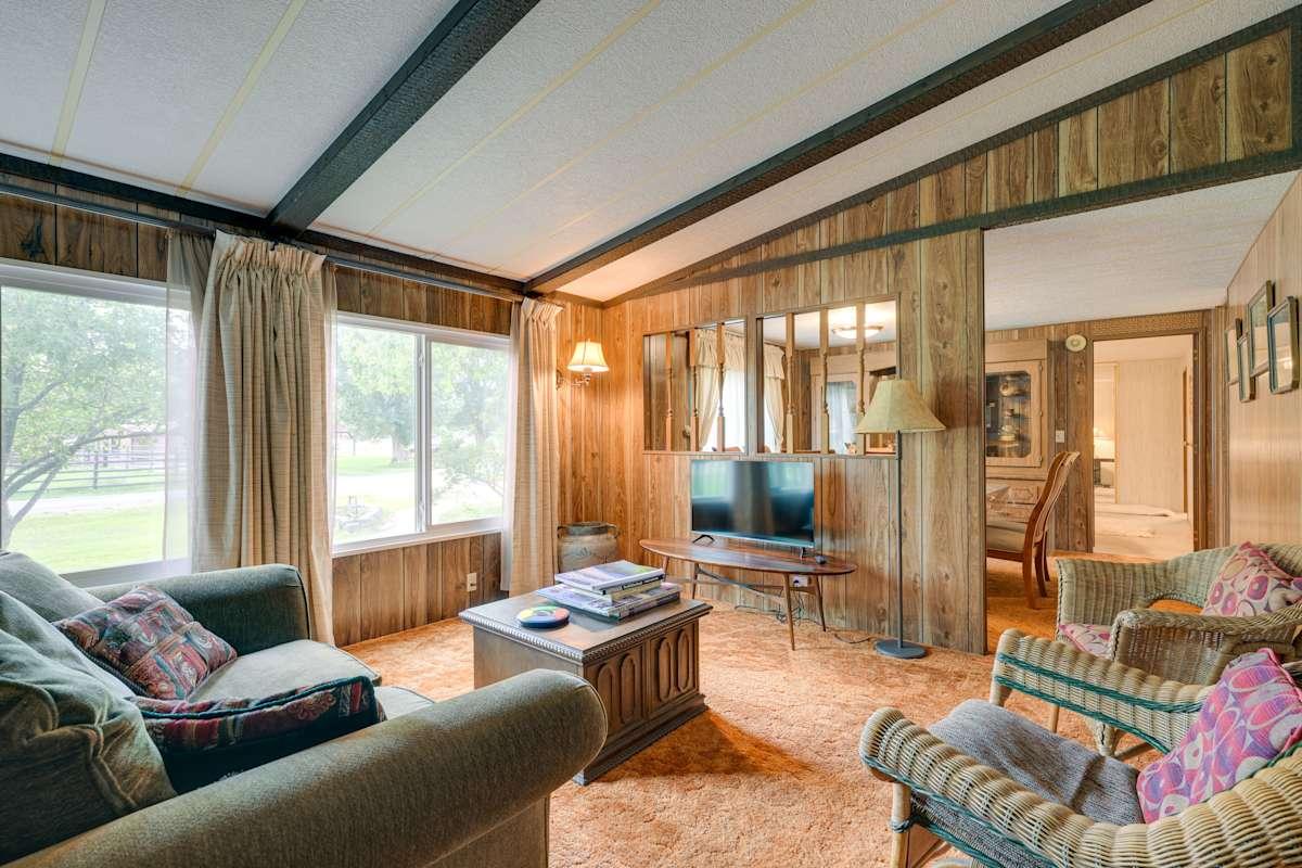 Cozy Salmon Home