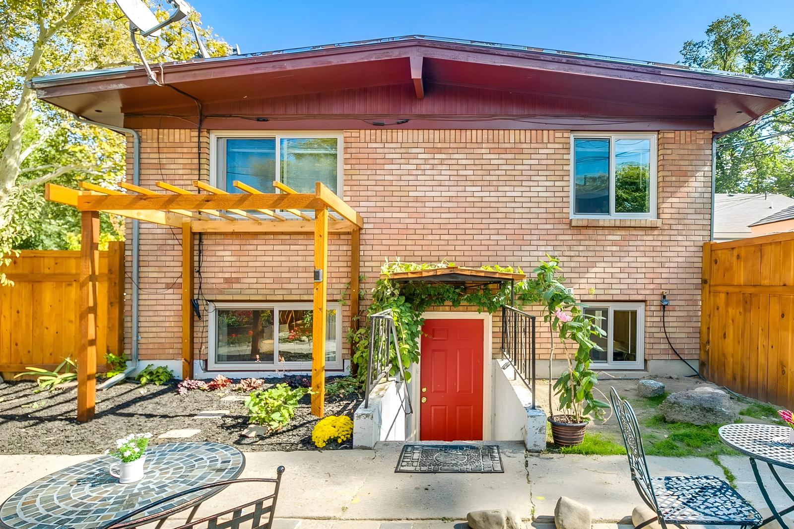 Red Ivy Hideaway