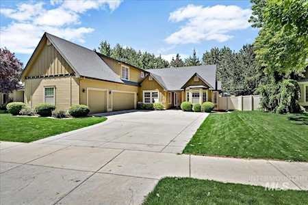A home by Beachwood Builders