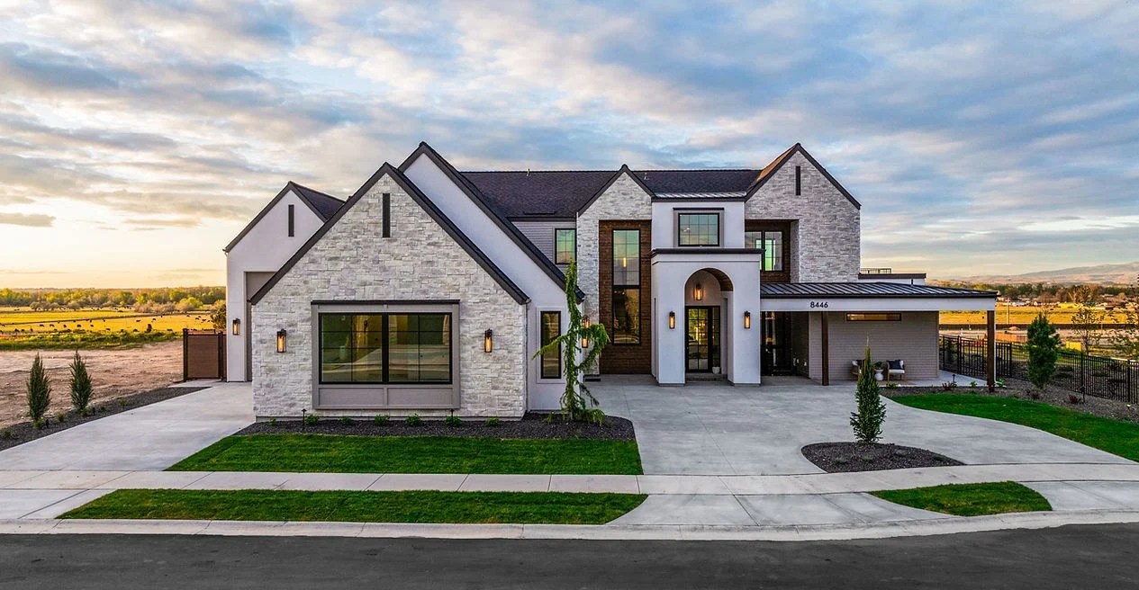 A home by Iron Oak Homes