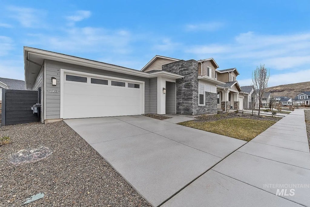 5828-w-oxton-st home for sale Valnova Estates Eagle Idaho MLS photo 1