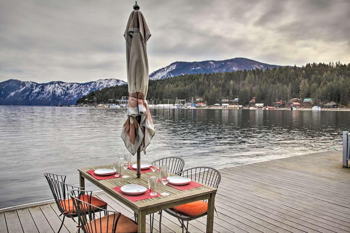Serenity at Scenic Bay: Floating Cottage W Views!