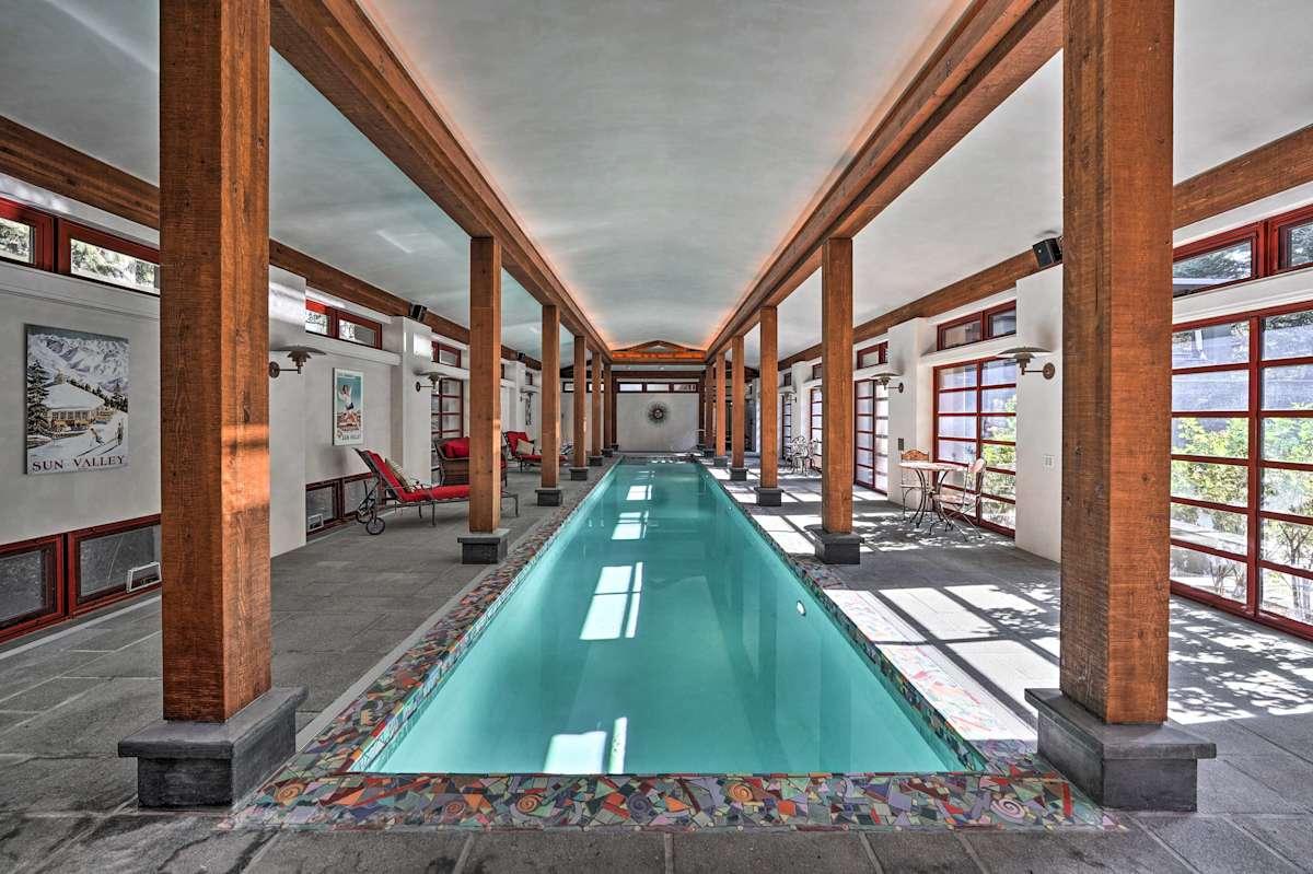 Estate W , Theater & Gym