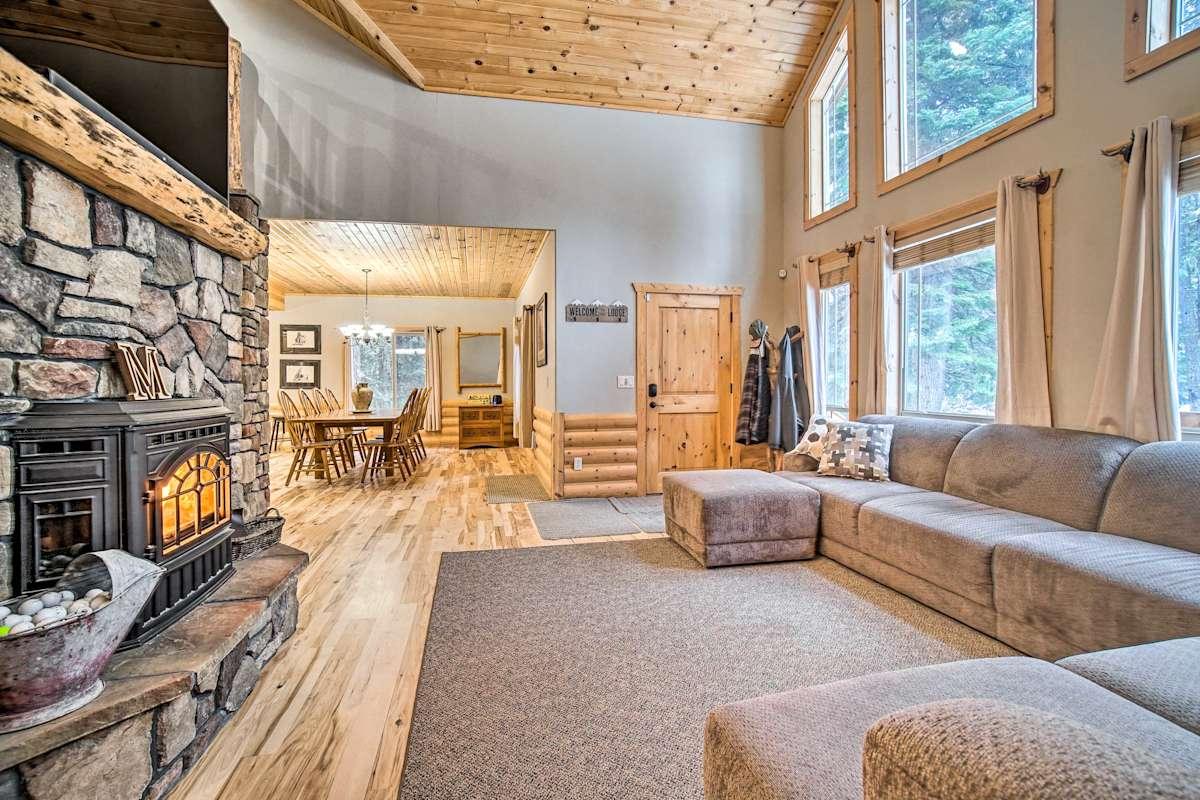 Garden Valley Cabin W Loft & Large Deck!