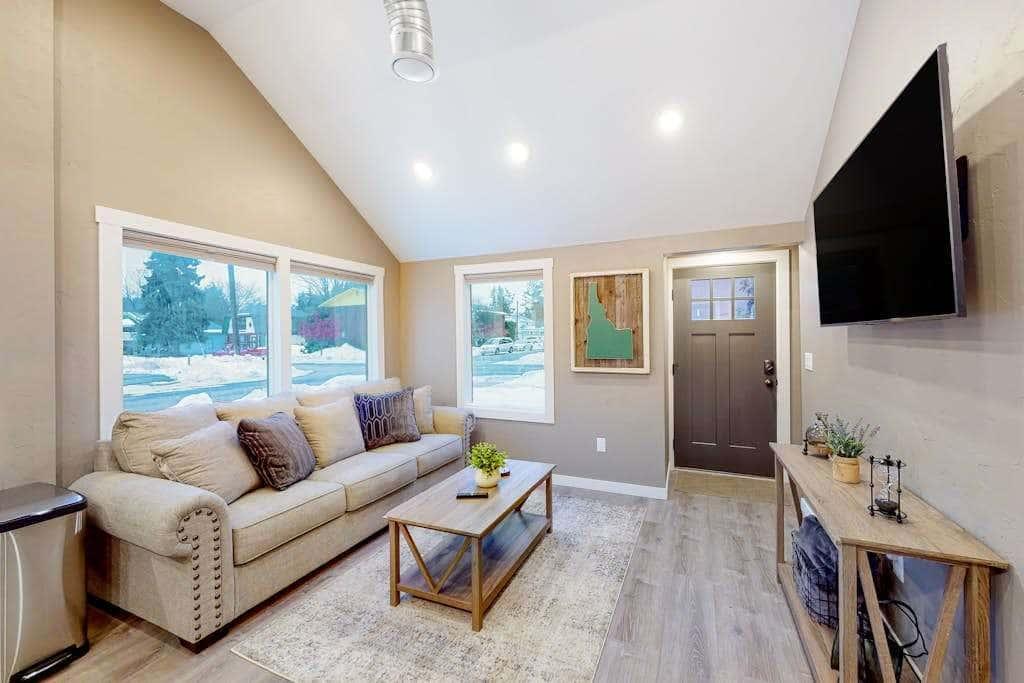 Unwind at Idahome Gem Downtown