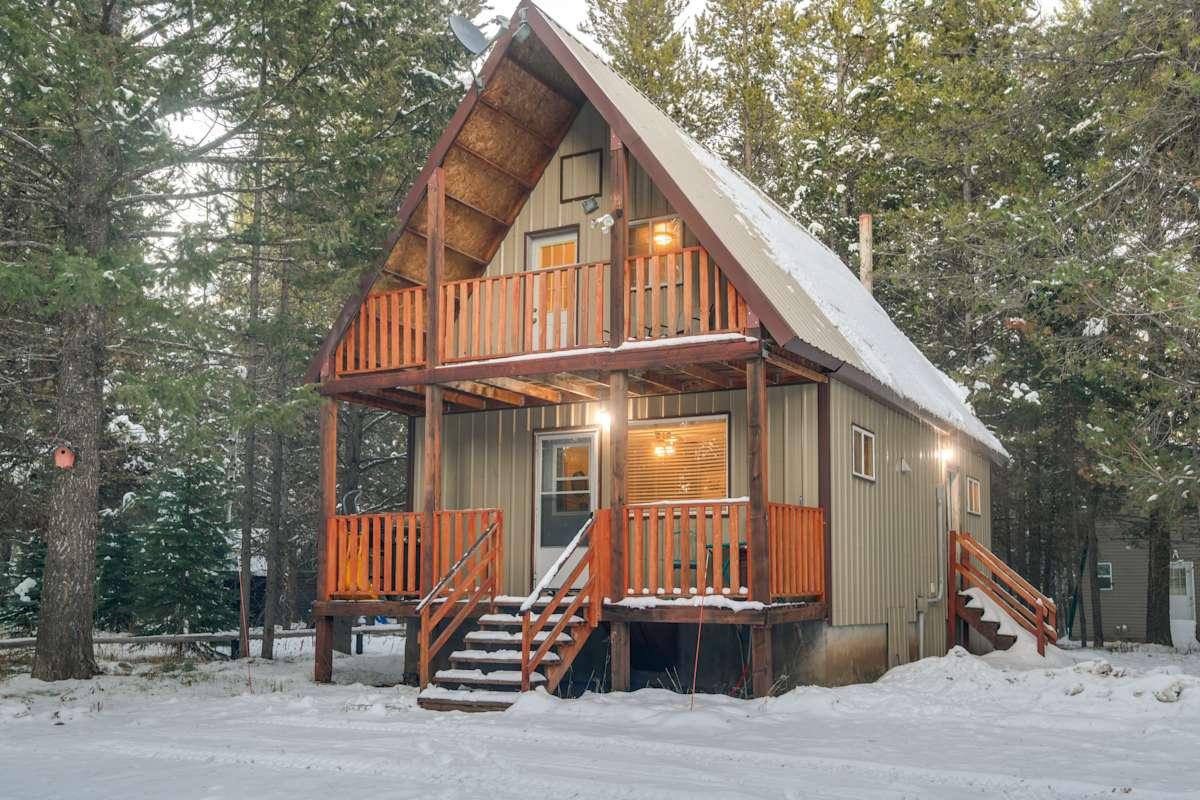Family Cabin - 25 Miles to Yellowstone Nat’l Park