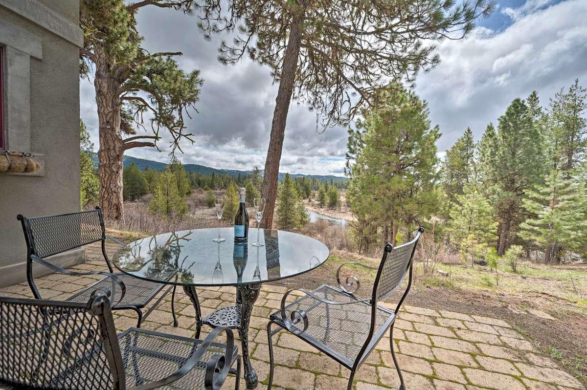 Private Apartment W Mountain View!