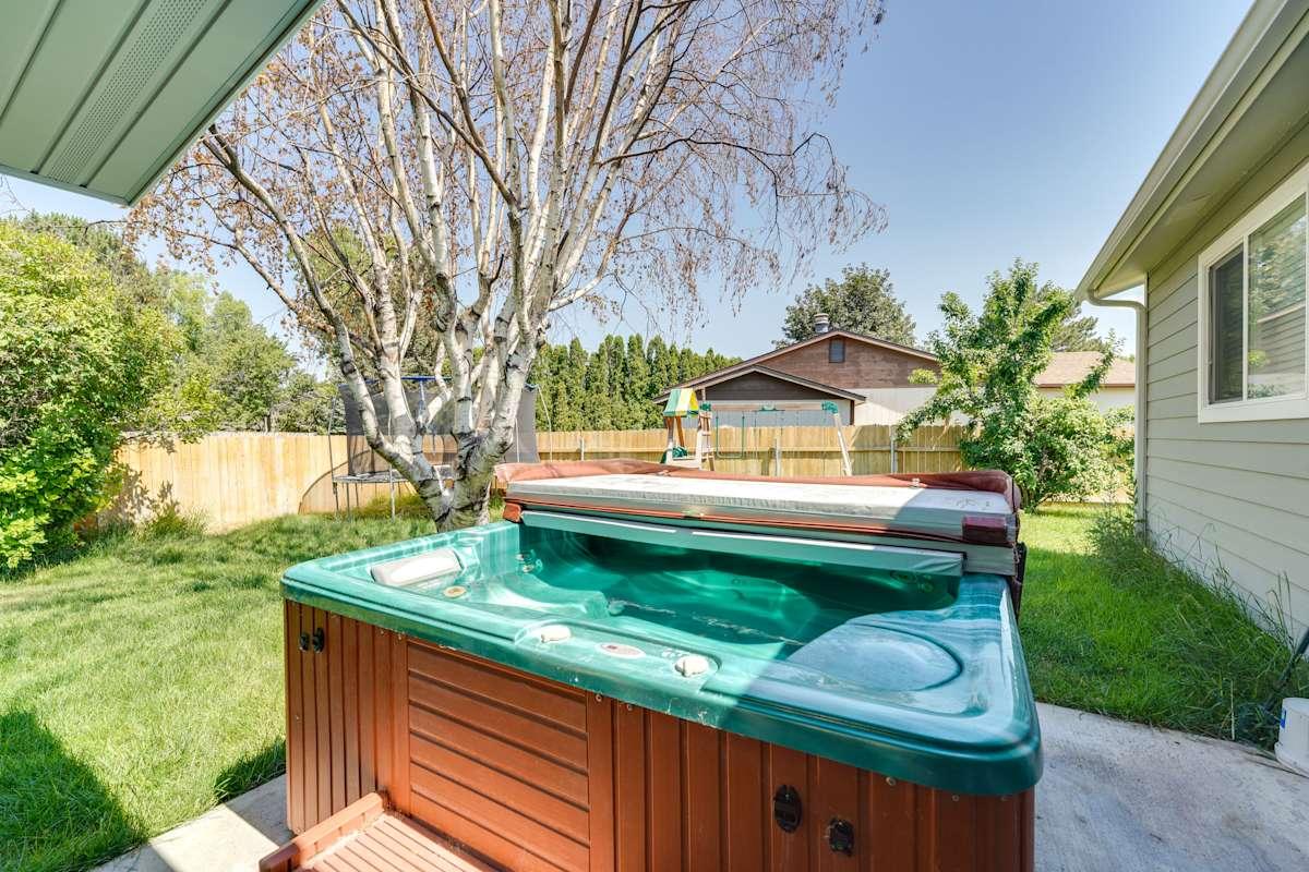 Lovely Home W Private !