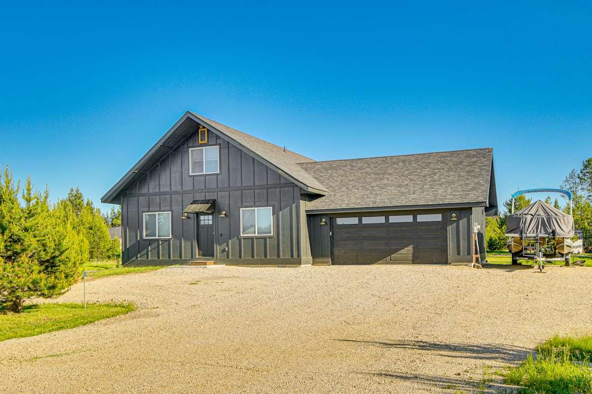 Family-Friendly Home W Private !