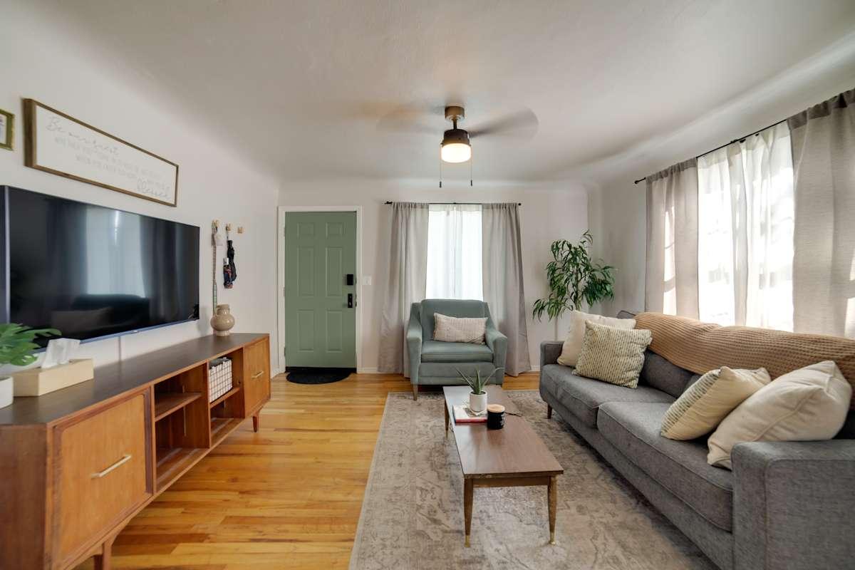 Walkable Apt in Dtwn Caldwell! near Campus Events