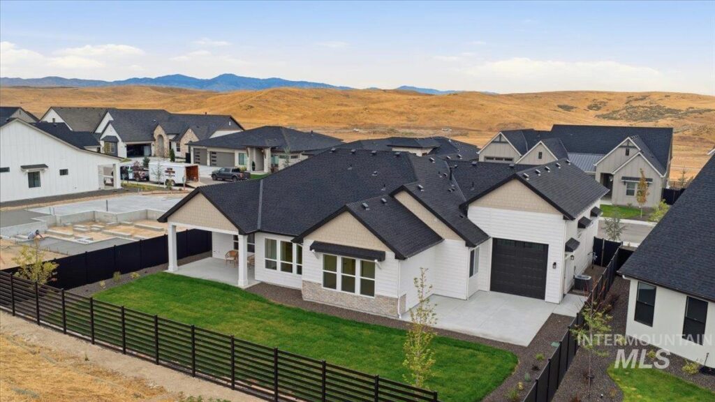 5430 W Haughburn Dr home for sale Valnova Estates Eagle Idaho MLS photo 2