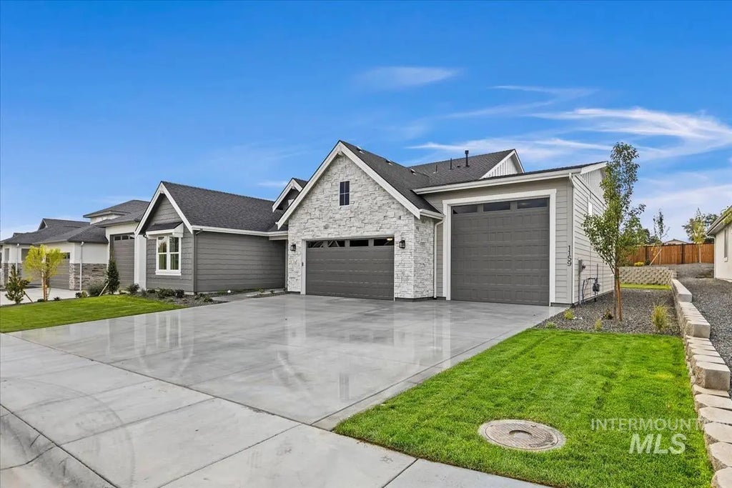 6392-w-sollas-ct home for sale Valnova Estates Eagle Idaho MLS photo 2