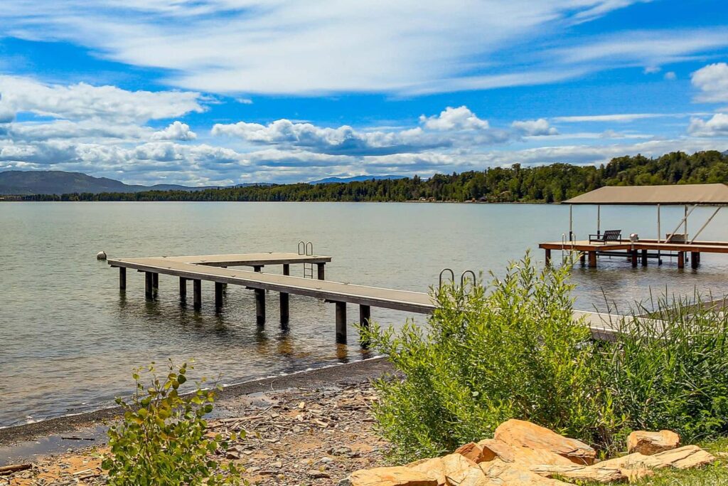 Stunning Lakefront Home: + Dock photo in Sandpoint, Idaho