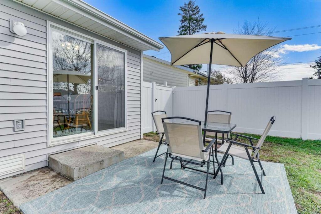 Charming Home Patio Lake photo in Boise, Idaho