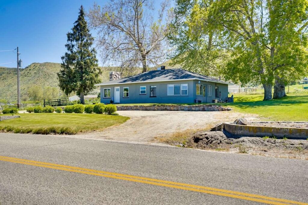 Charming Emmett Home Patio photo in Boise, Idaho