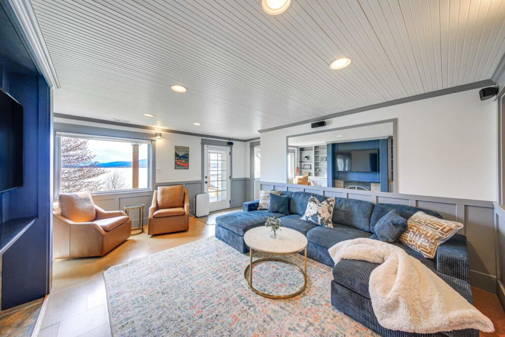 Stunning Lakefront Home: + Dock photo in Sandpoint, Idaho