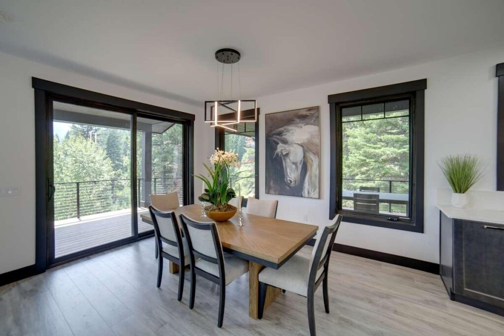 Brand-New Luxury Estate Expansive photo in Boise, Idaho