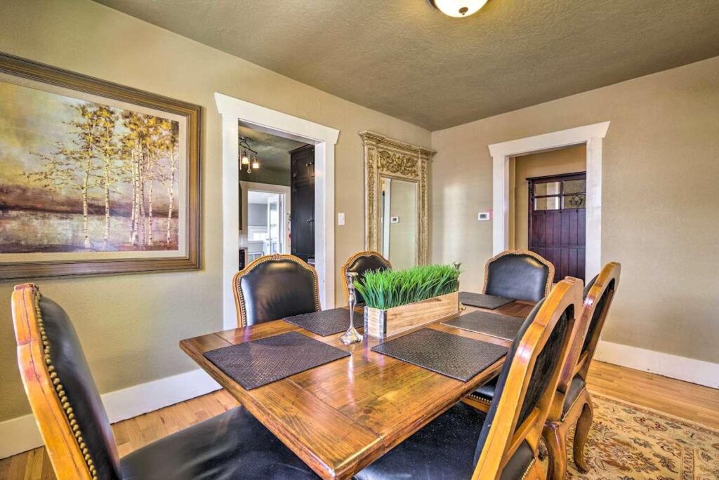 Charming Home Downtown Patio photo in Nampa, Idaho