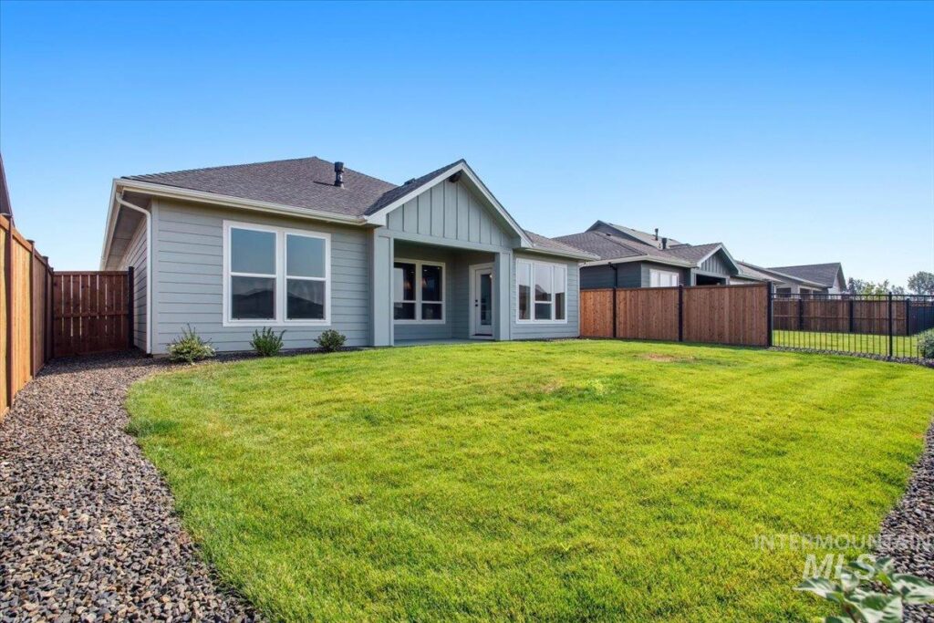 6674-w-sollas-dr home for sale Valnova Estates Eagle Idaho MLS photo 34