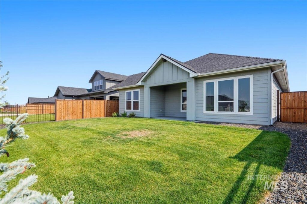 6674-w-sollas-dr home for sale Valnova Estates Eagle Idaho MLS photo 35