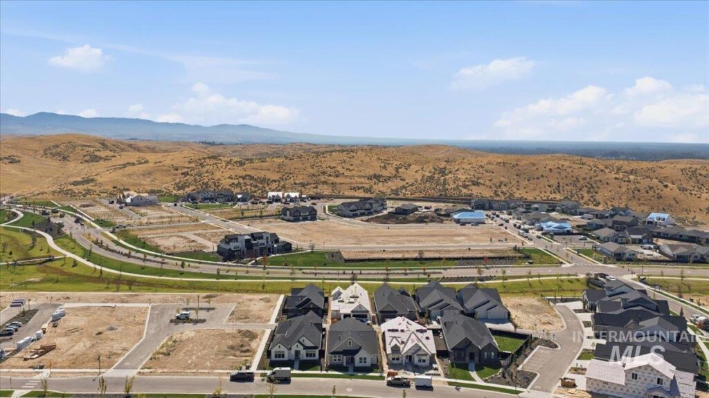 6403-n-barholm-ln home for sale Valnova Estates Eagle Idaho MLS photo 37
