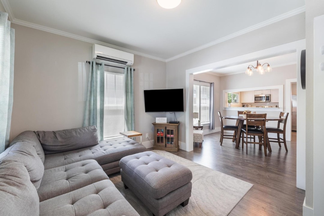 Cottage on 7th living area Coeur d'Alene